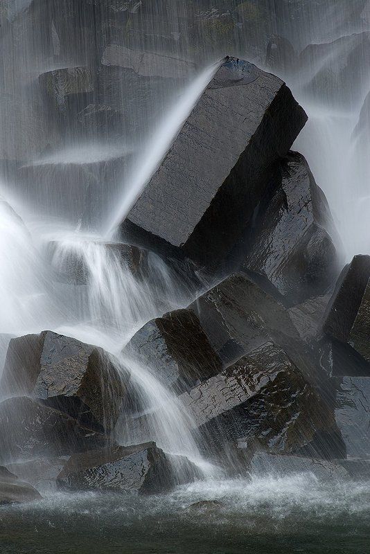 Черный водопад.photo preview