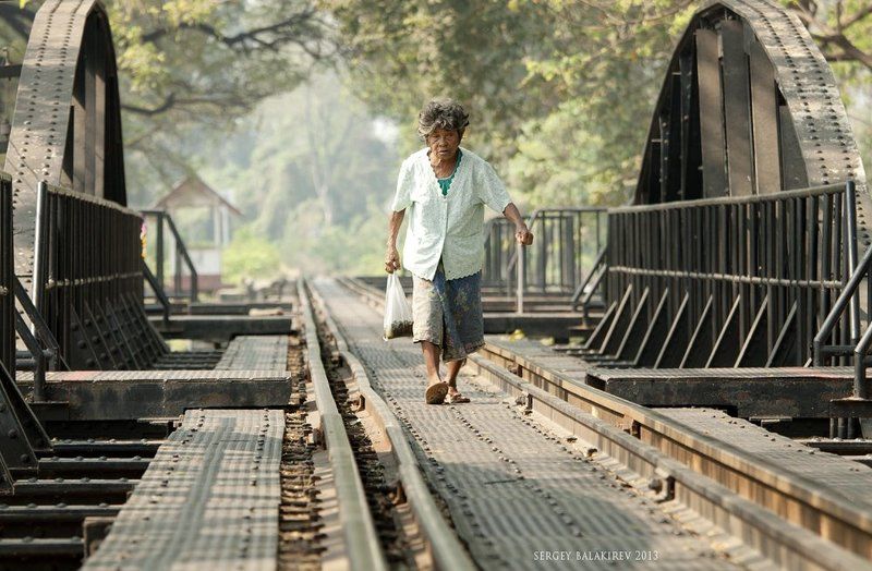 железная  дорога, мост, рельсы Опять от меня сбежала последняя электричка...photo preview