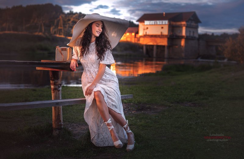 закат. лето. шляпа. красивая девушка photo preview