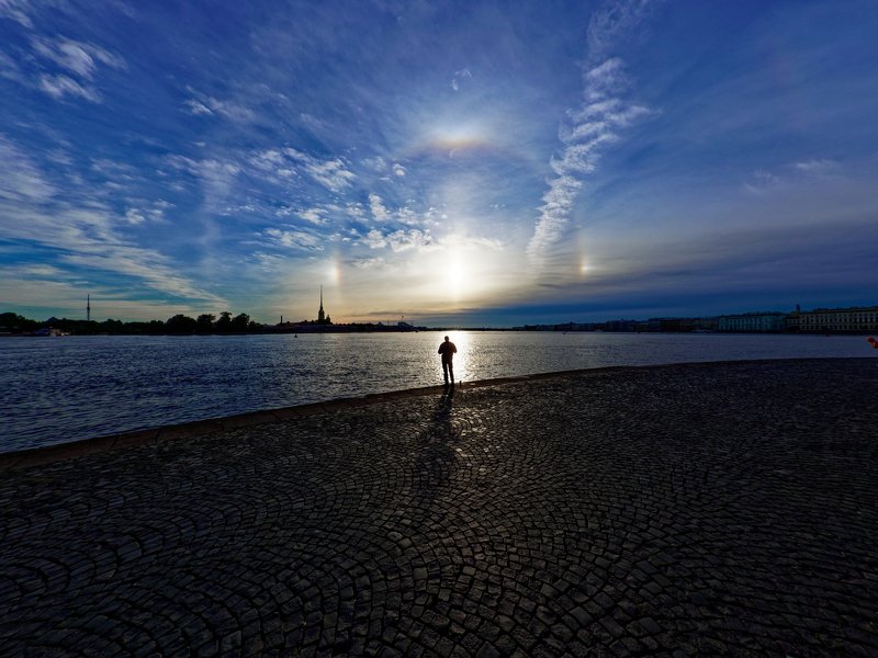 город, Санкт-Петербург, Питер, гало, небо, солнце, свет, тень  Гало над Невойphoto preview