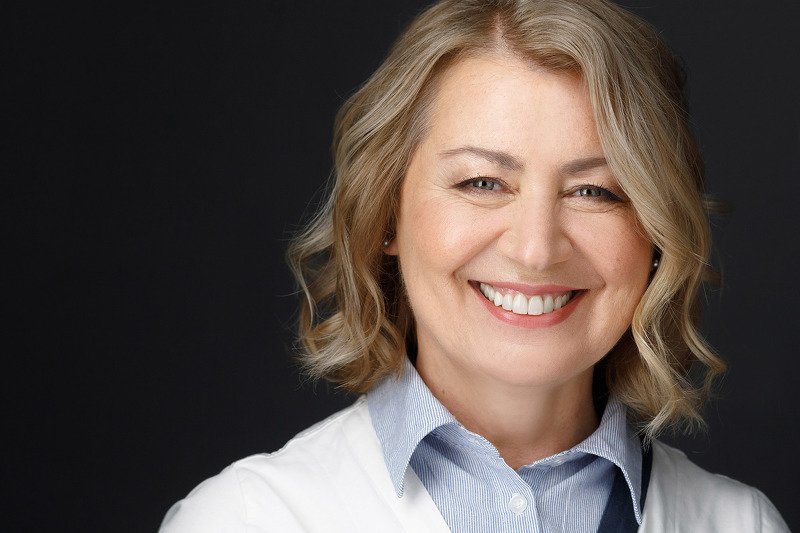 portrait, headshot, studio, girl, close-up, canon, 100mm Allaphoto preview