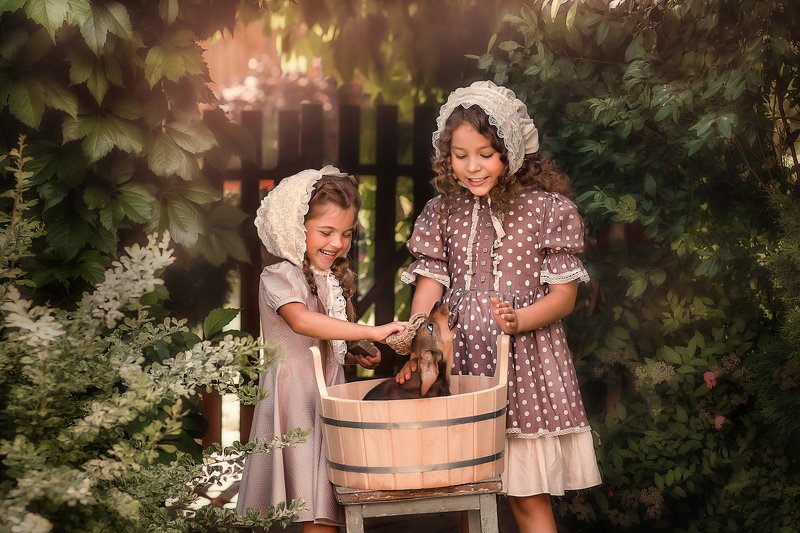 девочка, собака, винтаж Как мы Бетти купалиphoto preview