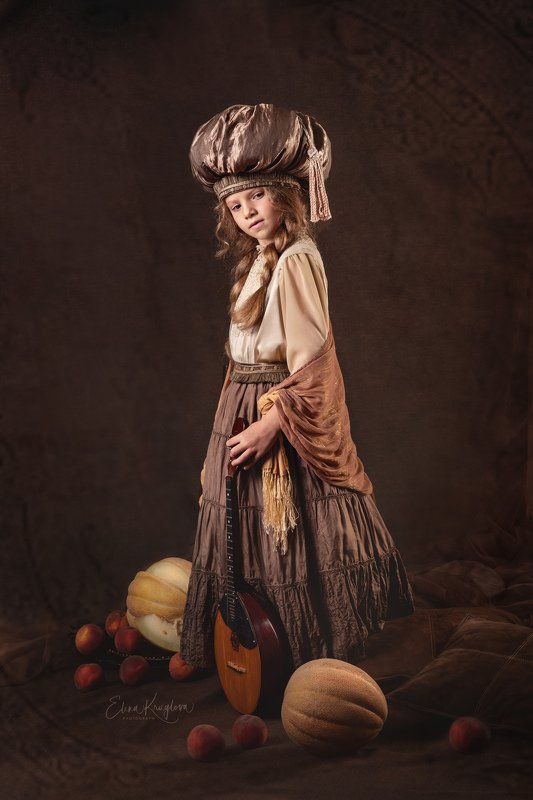 Девочка с домройphoto preview