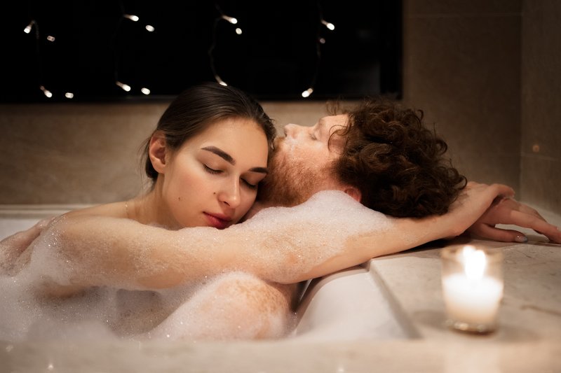 love, berlin, germany, model, sexy, bathroom, модель, пара, любовь, берлин, erotic, couple, popular New Year\'s Evephoto preview