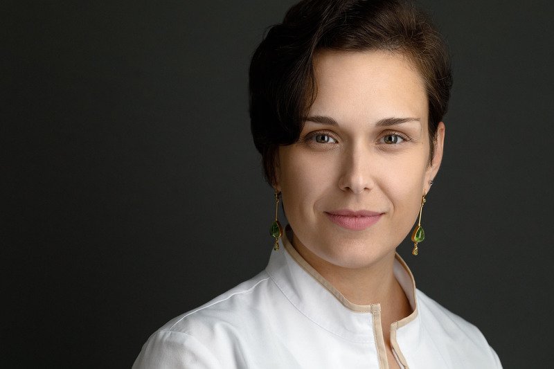 portrait, headshot, studio, girl, close-up, canon, 100mm photo preview