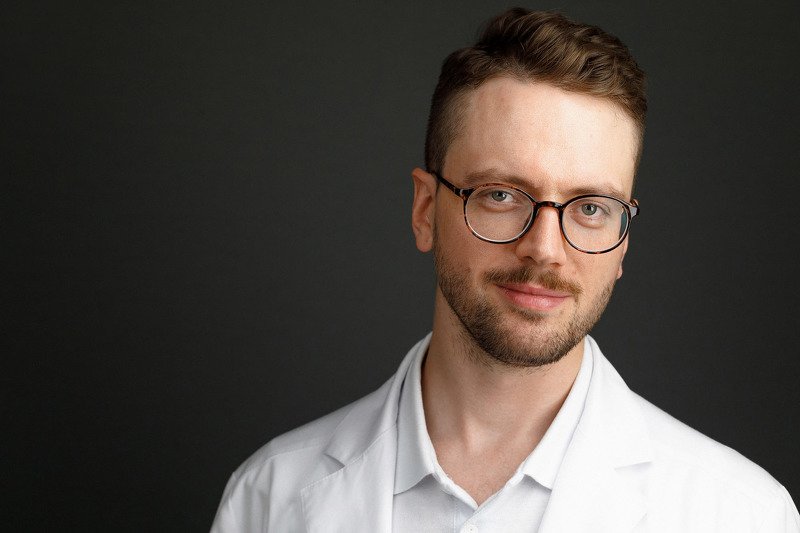 portrait, headshot, studio, close-up, canon, 100mm photo preview