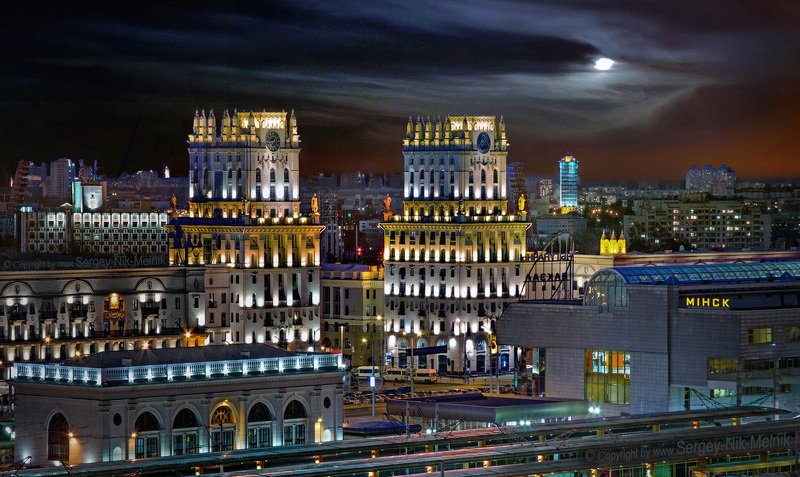 беларусь, город, минск, вечер, ночной-город, фотосфера-минск, фото-минск, интерьерный-фотограф-минск, бархатная-революция-минск, фотосъёмка-интерьеров-минск, фото-вечерний-минск-с-высоты, интерьерная-фото-съёмка-минск Привокзальные «Башни-Близнецы» в лунном сиянииphoto preview