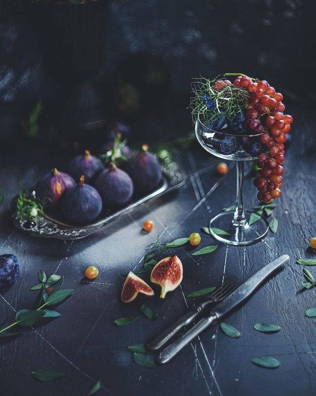 натюрморт, инжир, темный ключ, фиолетовый photo preview