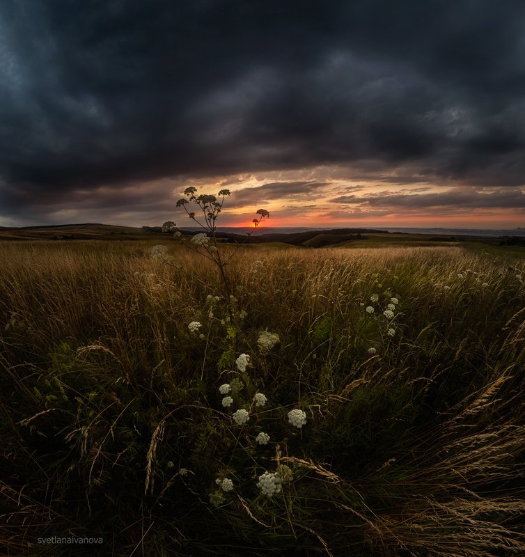 Сгущались тучи, солнце гасло...photo preview