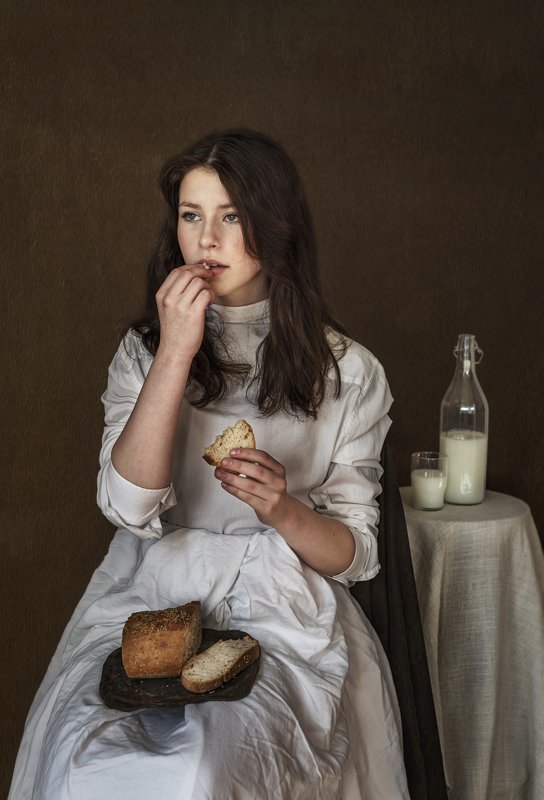 fine art , постановочная фотография ,жанровый портрет, губы , portrait photo preview