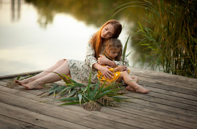 девочка, детский портрет, семейное фото, семейная фотосессия, семейный фотограф, детский фотограф, осенний портрет, детский портрет,  На озере photo preview
