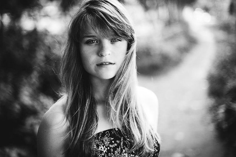 девочка, лето, чб, rourke, антон роук, лес, боке Однажды летомphoto preview