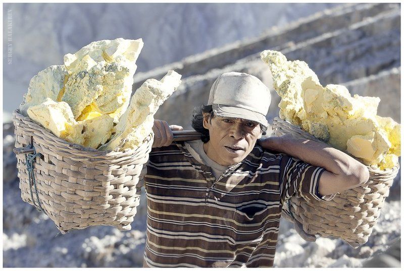 индонезия, indonesia, jawa island,  ява, вулкан,  volcano, kawa ijen,  кава иджен, труд, сера,  испарения,  кратер Вакансия в преисподнюю...photo preview