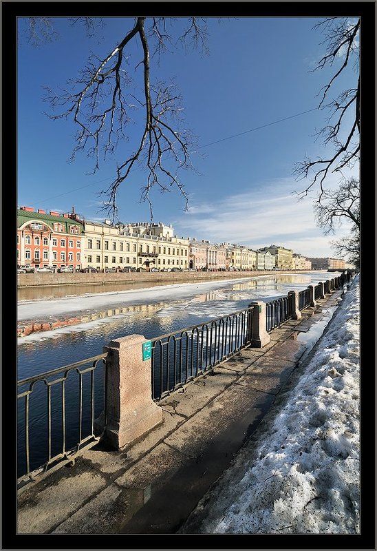 петербург, центр, фонтанка, весна Простая цветная питерская картинка с Фонтанки о весне в перспективеphoto preview