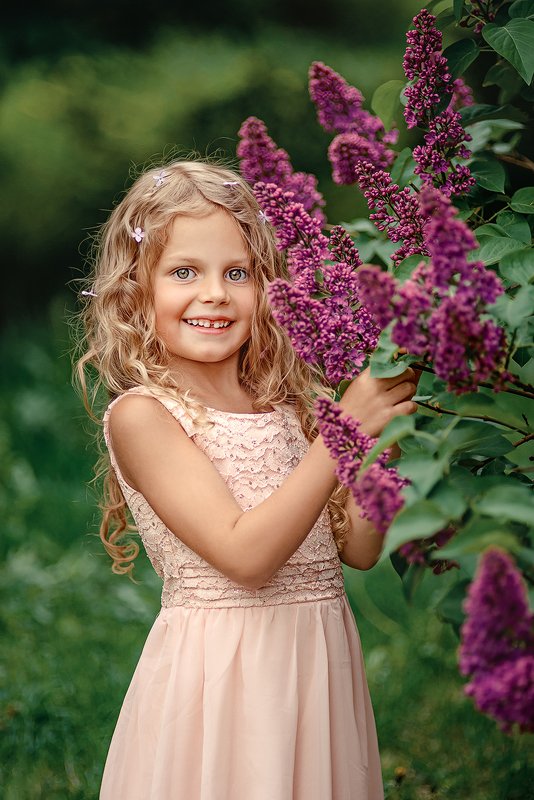 children, child, childhood, children portrait, kid, kids, girl, spring, springtime, lilac, дети, девочка, детская фотосессия, детская фотография, children photography, дети модели, дети модели москва Аринаphoto preview