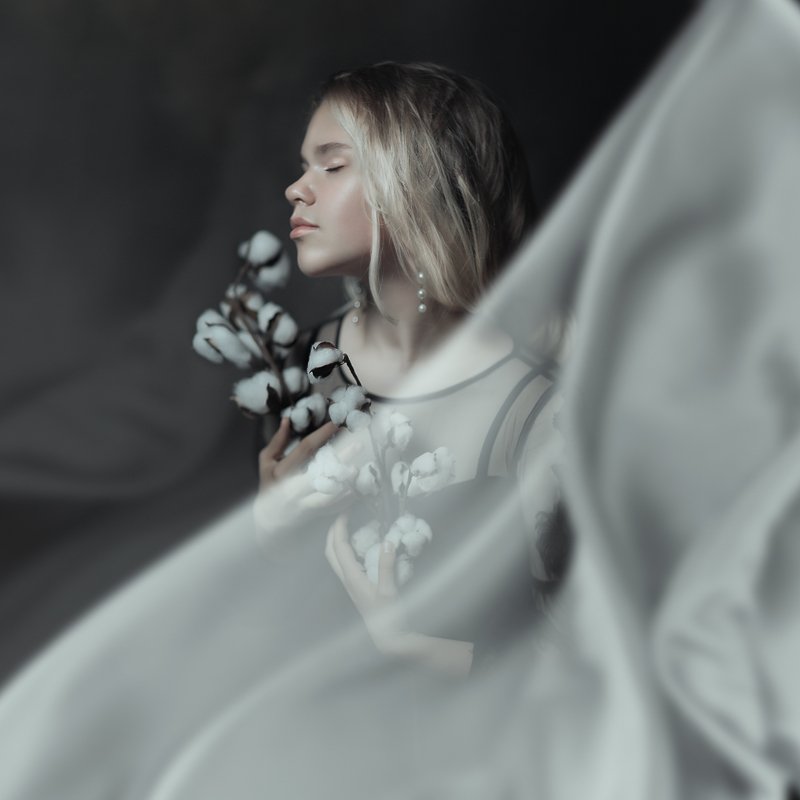 девочка девушка портрет кудри волосы girl portrait hair вуаль ткань ветер хлопок ветки цветы движение динамика Mariaphoto preview