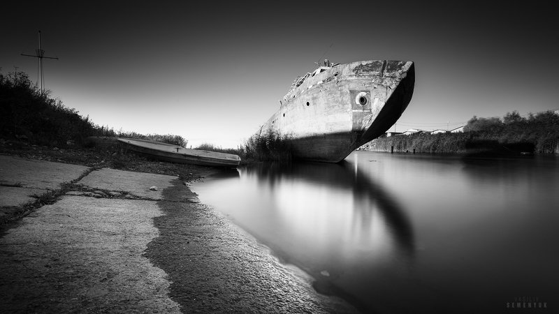балтика, тральщик, корабль, ч/б, длинная выдержка, wreck, b/w, baltic sea, long expousure. У последней стоянки.photo preview