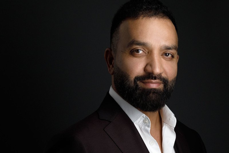 portrait, headshot, studio, close-up, canon, 100mm Dariphoto preview