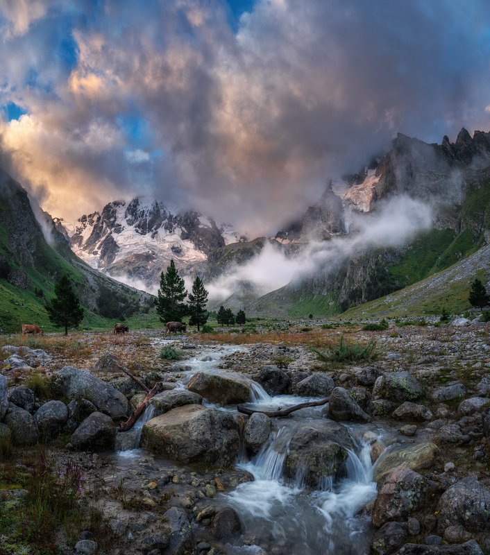 рассвет, эльбрус, пейзаж, горы, небо, облака, холмы,  ущелье адыр-су,  уллу тау, Рассвет в ущелье Адыр-Суphoto preview