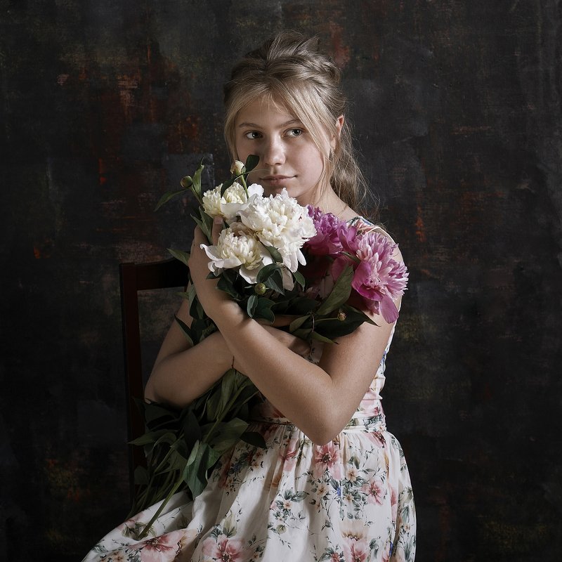 пионы детский портрет постановка художественная фотография Пионыphoto preview