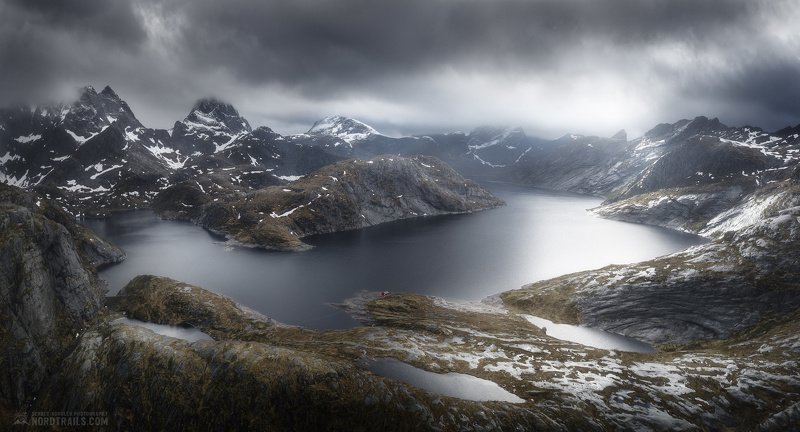 Норвегия, Norway, Lofoten islands, Лофотенские острова Горное озеро после дождяphoto preview