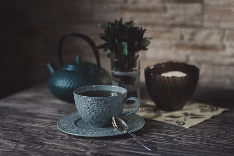 натюрморт, чайник, стол, мята, чашка, сахарница, ложка Чайphoto preview