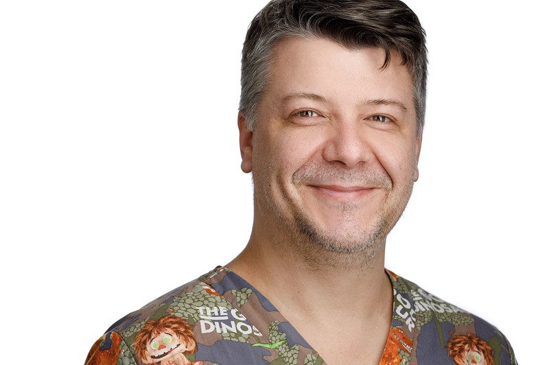 portrait, headshot, studio, close-up, canon, 100mm photo preview