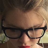 Portrait of a photographer (avatar) Nina-model