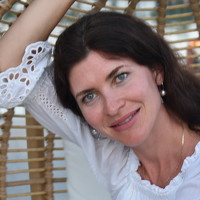 Portrait of a photographer (avatar) Ирина Кухтарских (Irina Kukhtarskikh)