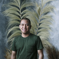 Portrait of a photographer (avatar) motto tri (trimotto)