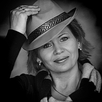 Portrait of a photographer (avatar) P Laura