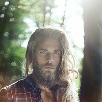 Portrait of a photographer (avatar) brown (lee)