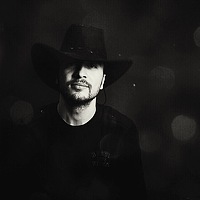 Portrait of a photographer (avatar) Evren