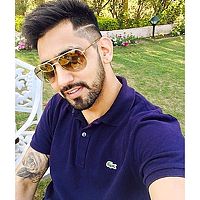 Portrait of a photographer (avatar) lvanjensen