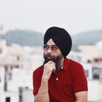 Portrait of a photographer (avatar) Hardev Dev (English)