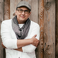 Portrait of a photographer (avatar) Leyendecker Sacha